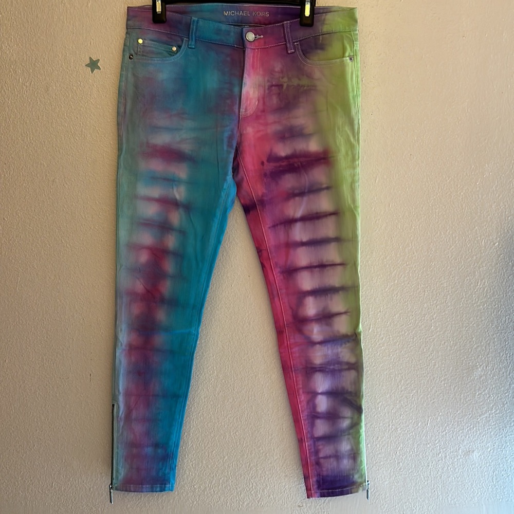 Michael Kors, tie-dyed jeans